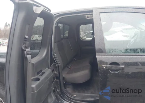 2015 Nissan Titan S z USA, uszkodzony, nr VIN 1N6BA0CH9FN513795